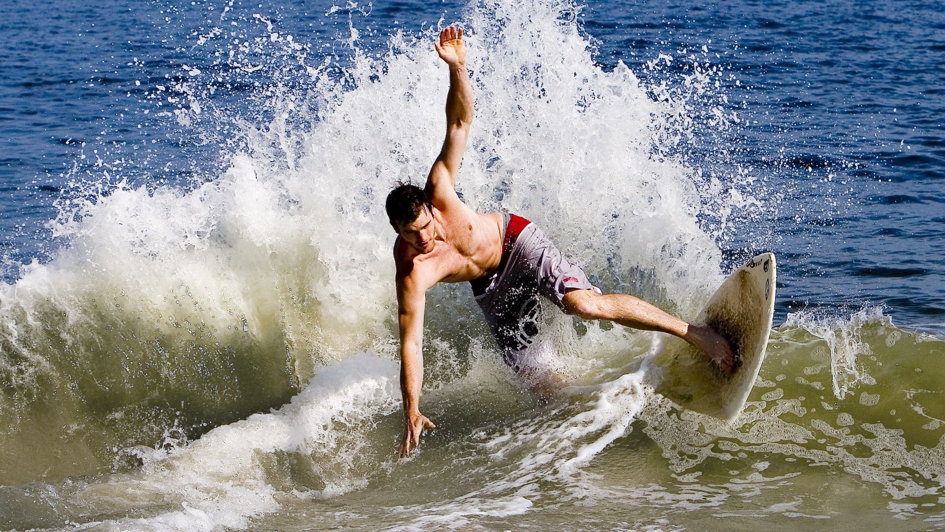 南非青训体系的全球化布局，培养多元化球员，南非体育强项